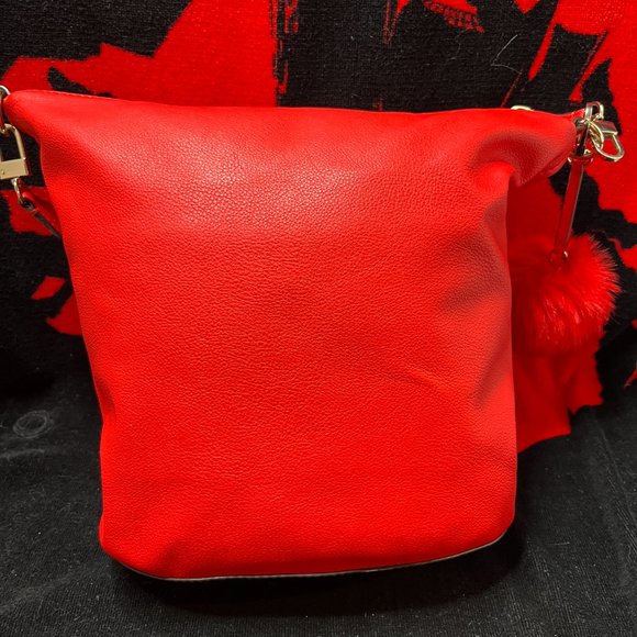 Guess 1981 Handbag. Red. C/W Coin Purse and Extra Shoulder Strap. V.G. Condition - Picture 4 of 12